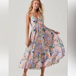 ASTR THE LABEL BLYTHE FLORAL PLISSE MIDI DRESS